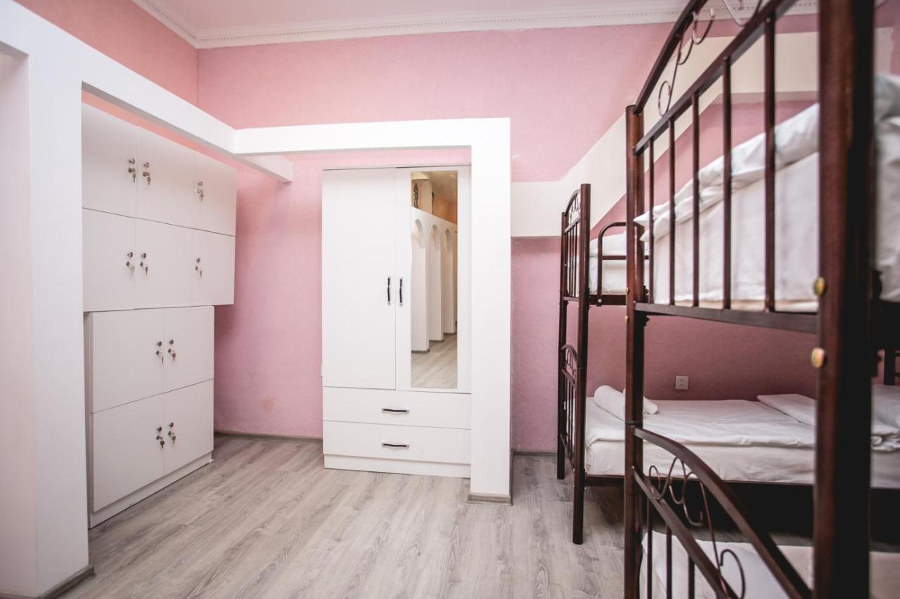 Sherlock Holmes Hostel Baku Kültér fotó