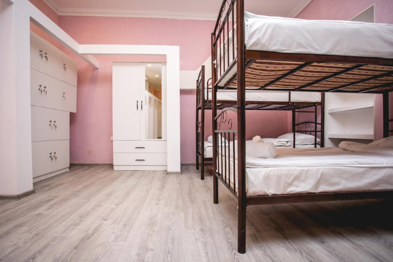 Sherlock Holmes Hostel Baku Kültér fotó